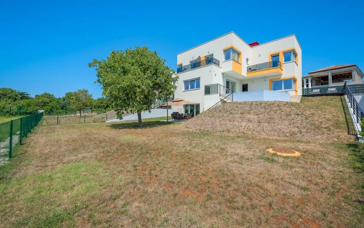 פולה Villa Magnolija 0*,  קרואטיה