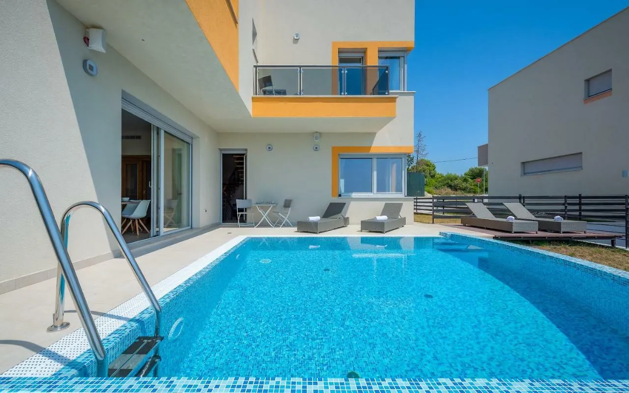 פולה Villa Magnolija 0*,